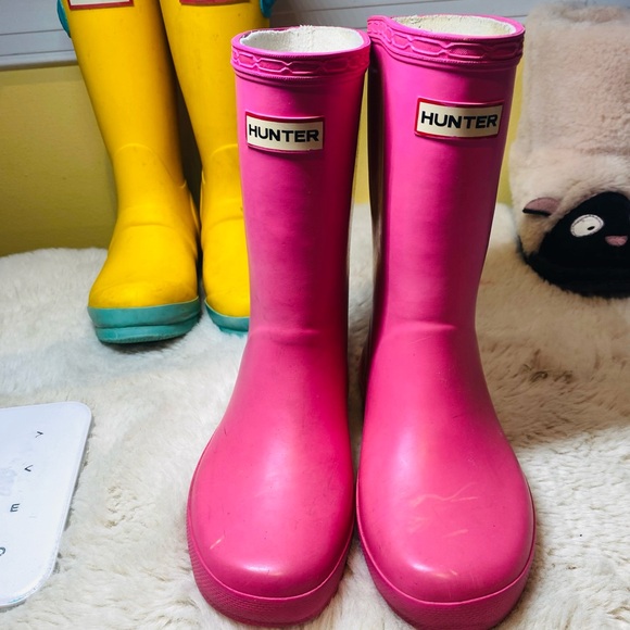 Hunter Vibrant Pink and Sunny Yellow Boots - Picture 5 of 14